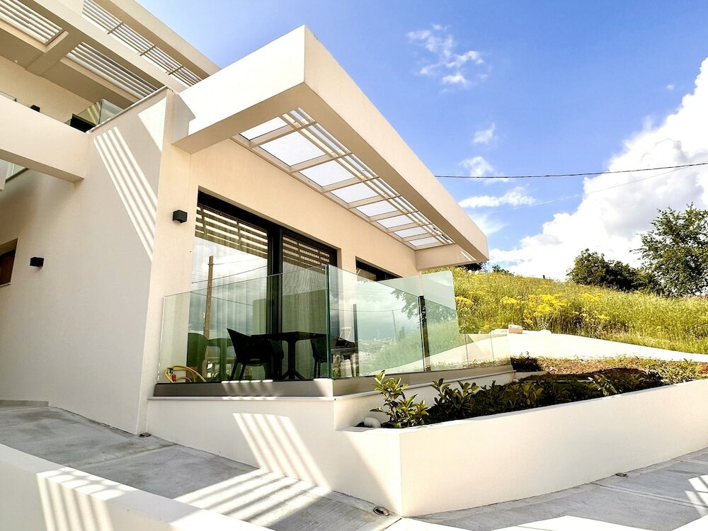 Фото City Hill Luxury apartments