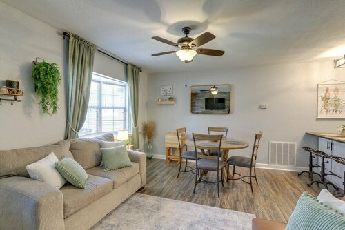 Гостиница Pet-friendly Largo Escape w Fire Pit!