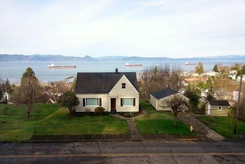 Гостиница 'astoria Painted Lady' Historic Apt w River View! в Астории