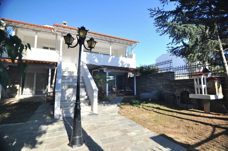 Гостиница Zennova 41 Trikorfo Cottage