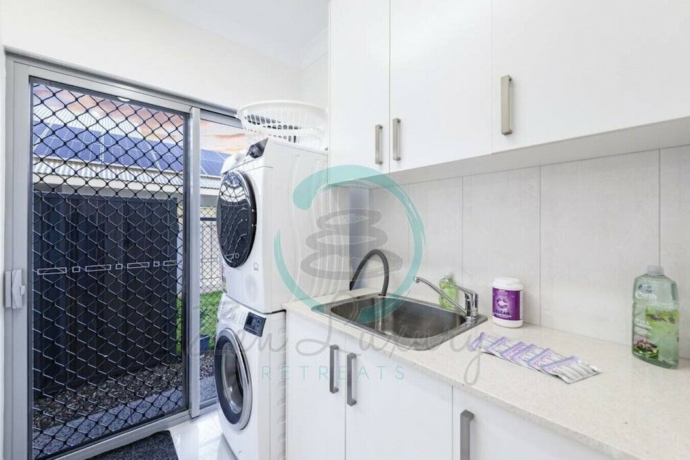 Фото Zenhouse Stylish - 3br Home near Shops