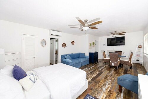 Гостиница Tropic Isle Boutique Hotel в Голливуде