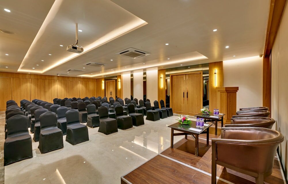 Фото Regenta Place Raysons Kolhapur