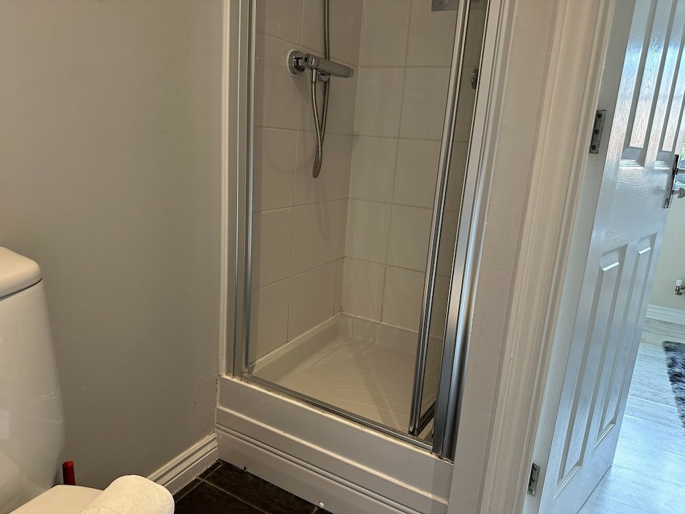 Фото Infinity Guest House Wiltshire Crescent