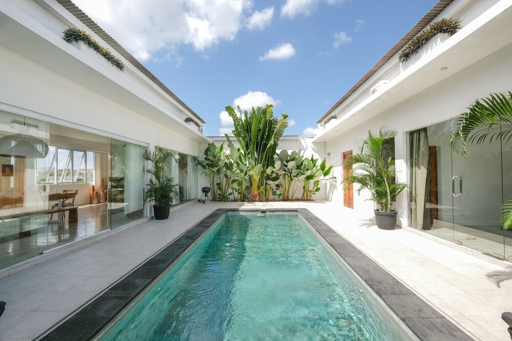 Фото Villa Roman & Alena Canggu