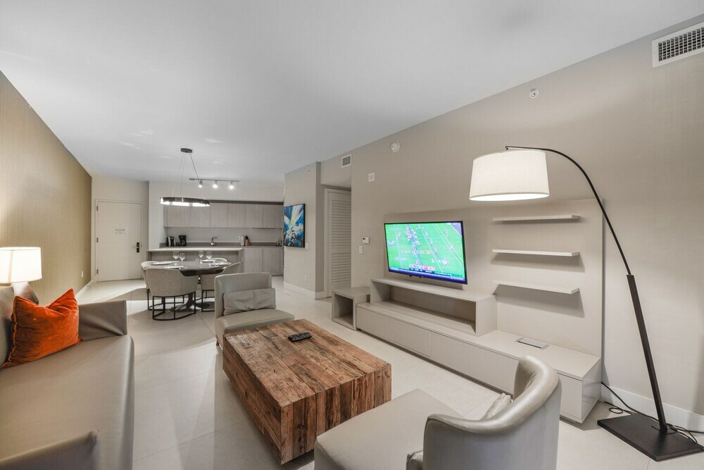 Фото Lux Condo at Hollywood Beach