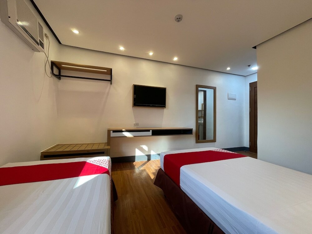 Фото Oyo 982 Boulevard Pension House