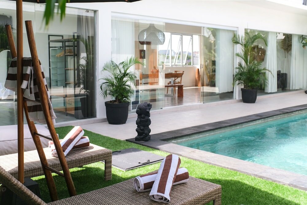 Фото Villa Roman & Alena Canggu