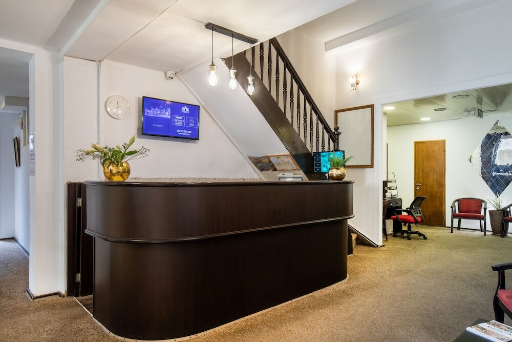 Фото The Colony Hotel