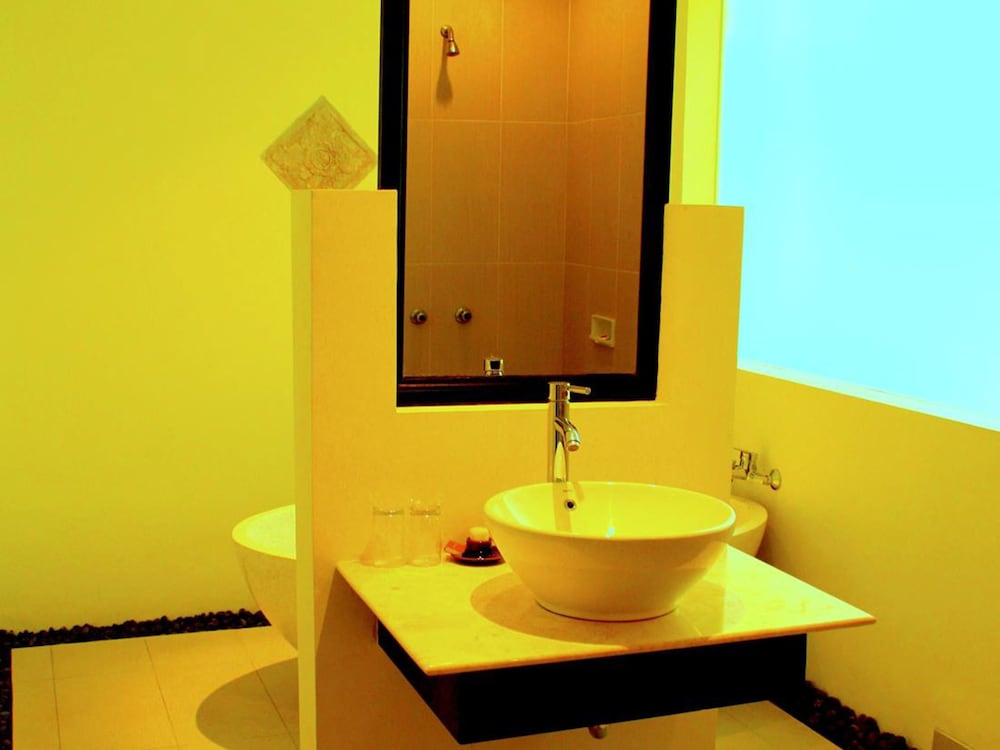 Фото The Benoa Beach Front Villas & SPA