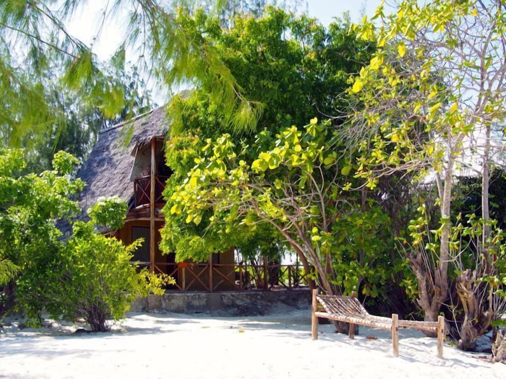 Фото Pakachi Beach Resort & Hotel