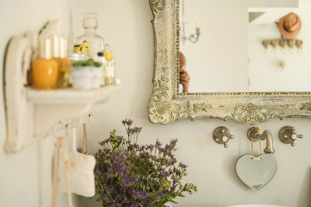 Фото Elegant 1br Apt w Balcony in the City