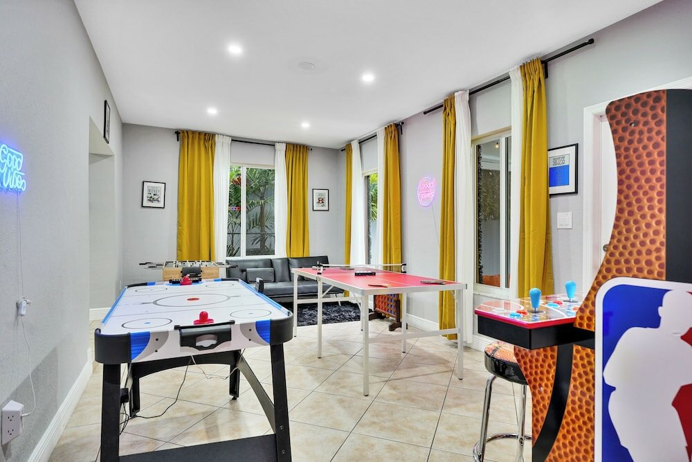 Фото 4 to 23 Guests GameRoom 2 Kitchens Bar BBQ