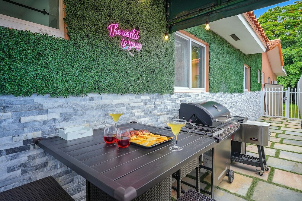 Фото 4 to 23 Guests GameRoom 2 Kitchens Bar BBQ