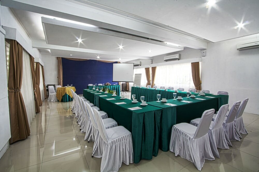 Фото Kusuma Sahid Prince Hotel