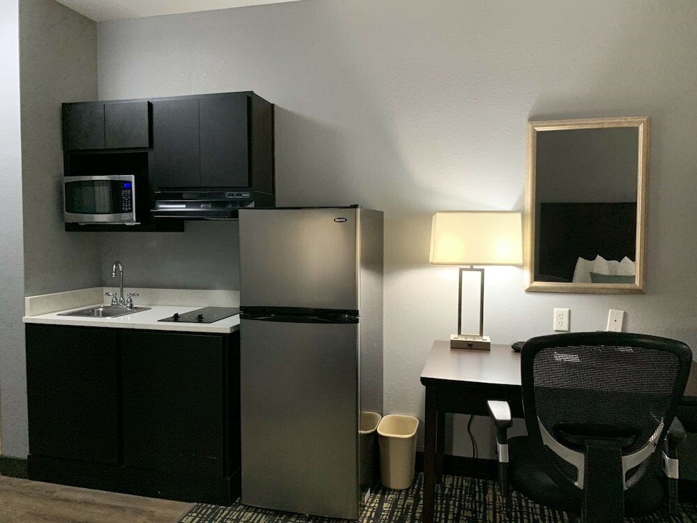 Фото Best Western Plus Olive Branch Hotel & Suites