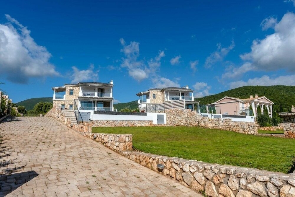 Фото White Villas