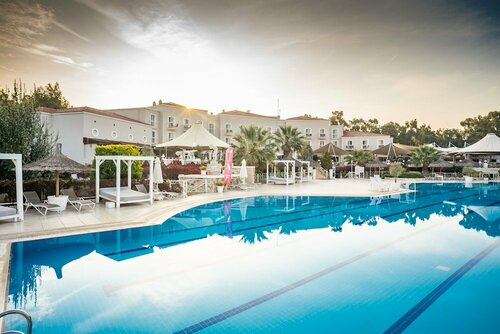 Гостиница Mark Warner Phokaia Beach Resort в Фоче