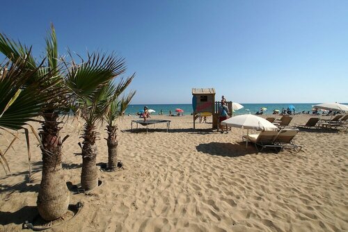 Гостиница Pineda Be My Guest Castelldefels в Кастельдефельсе