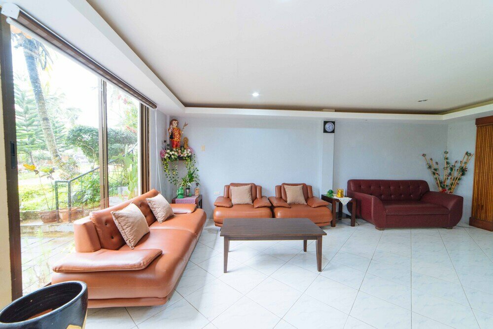 Фото RedDoorz @ City Market Tagaytay