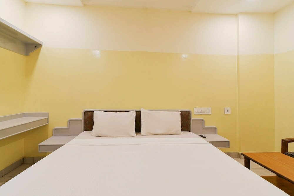 Фото Spot On 41643 Karthik International