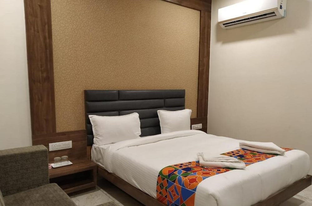 Фото Hotel Krishna Palace