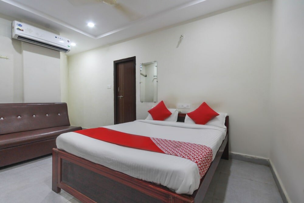 Фото Oyo 47565 Hotel Cm Residency