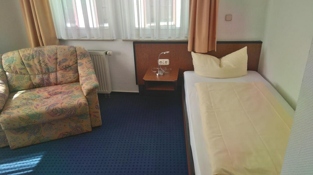 Фото Hotel Loewensteiner Hof Haus am Neuplatz