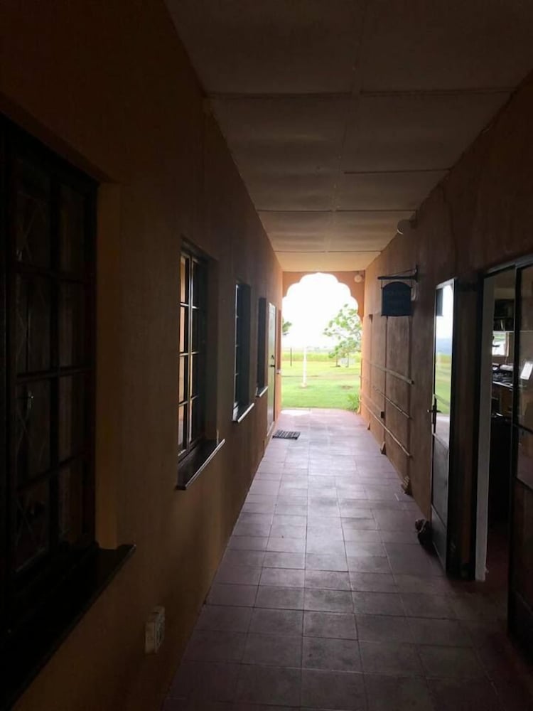 Фото Emoyeni Country Lodge