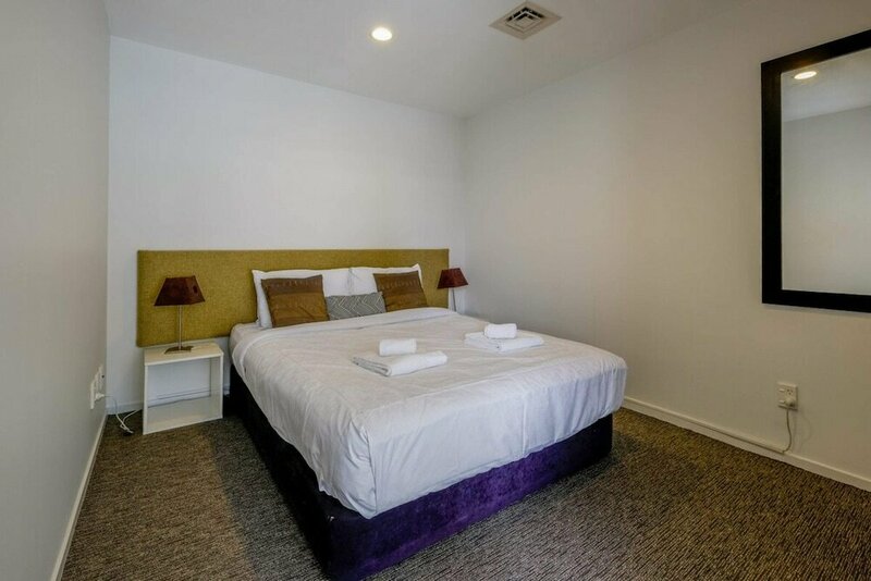 Гостиница Cosy Renovated 1 Bedroom Apartment in Cbd Hotel в Окленде
