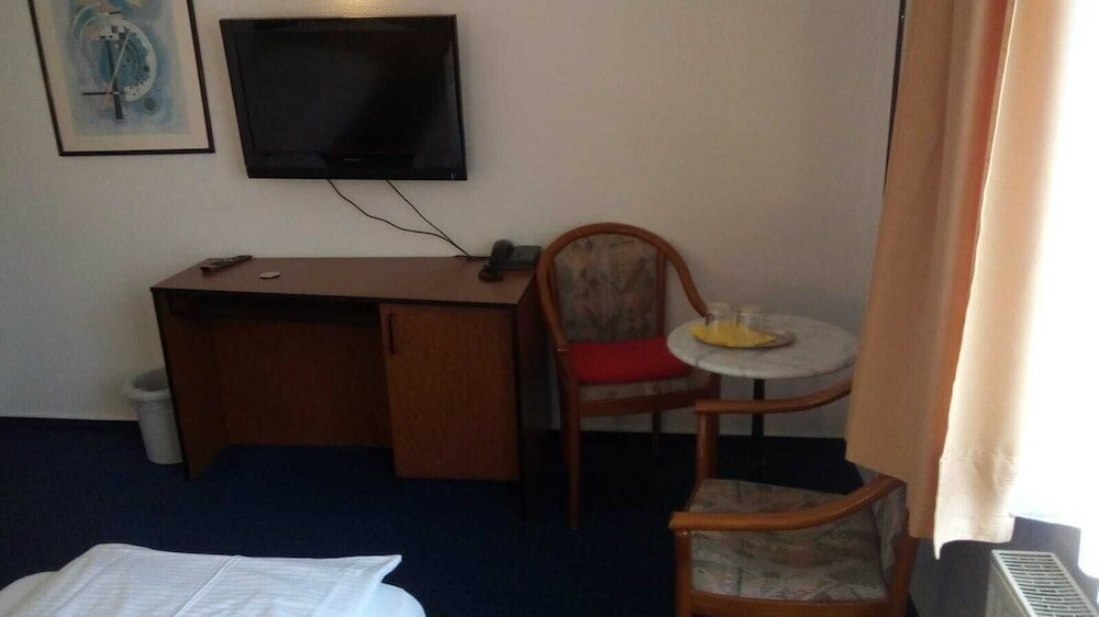 Фото Hotel Loewensteiner Hof Haus am Neuplatz