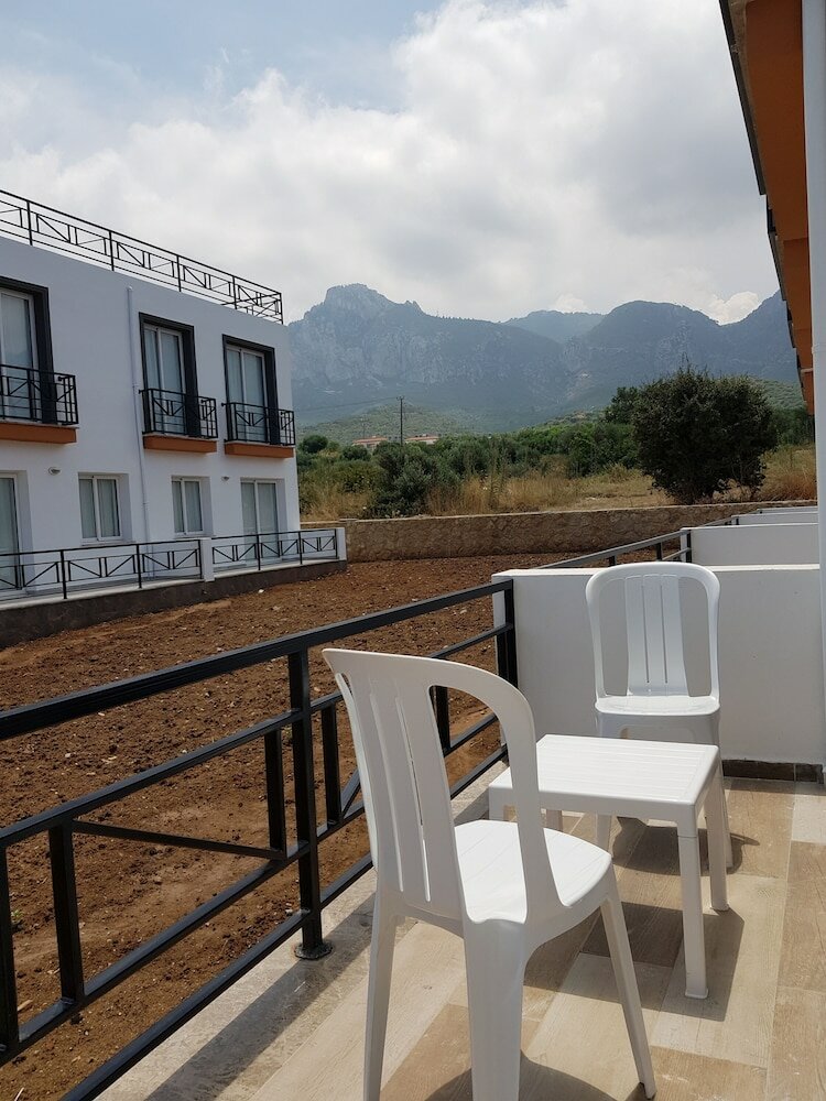 Фото Lotus Apartments