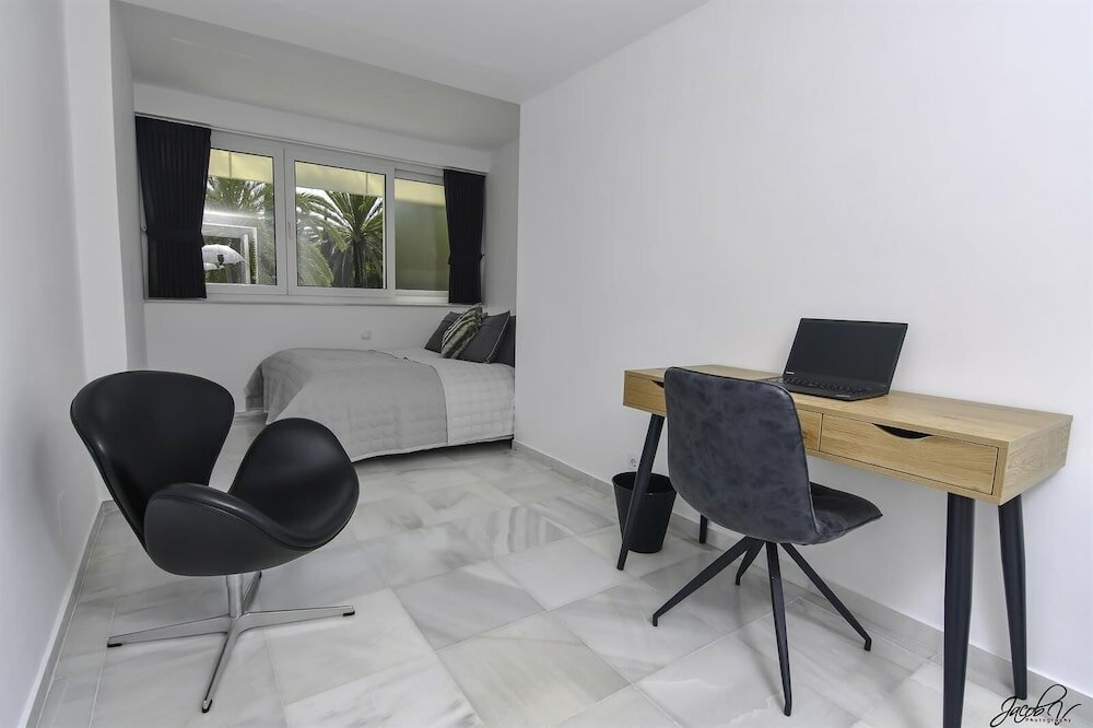 Фото Port Oasis Golden Mile Apartment