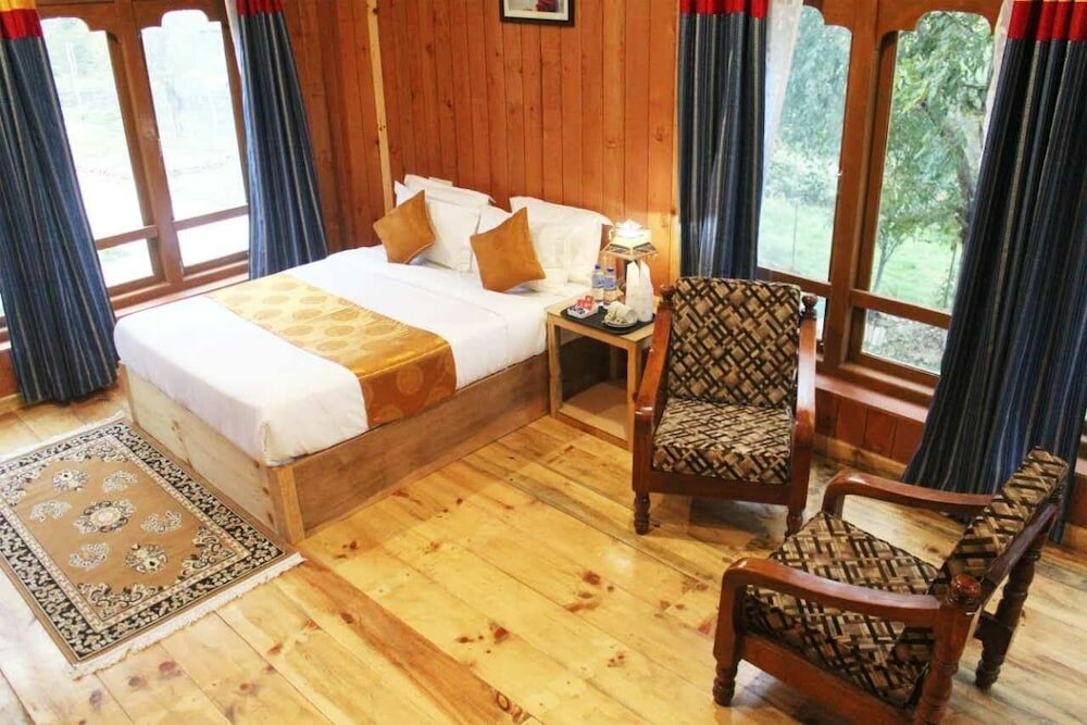 Фото Jampelyang Hotel