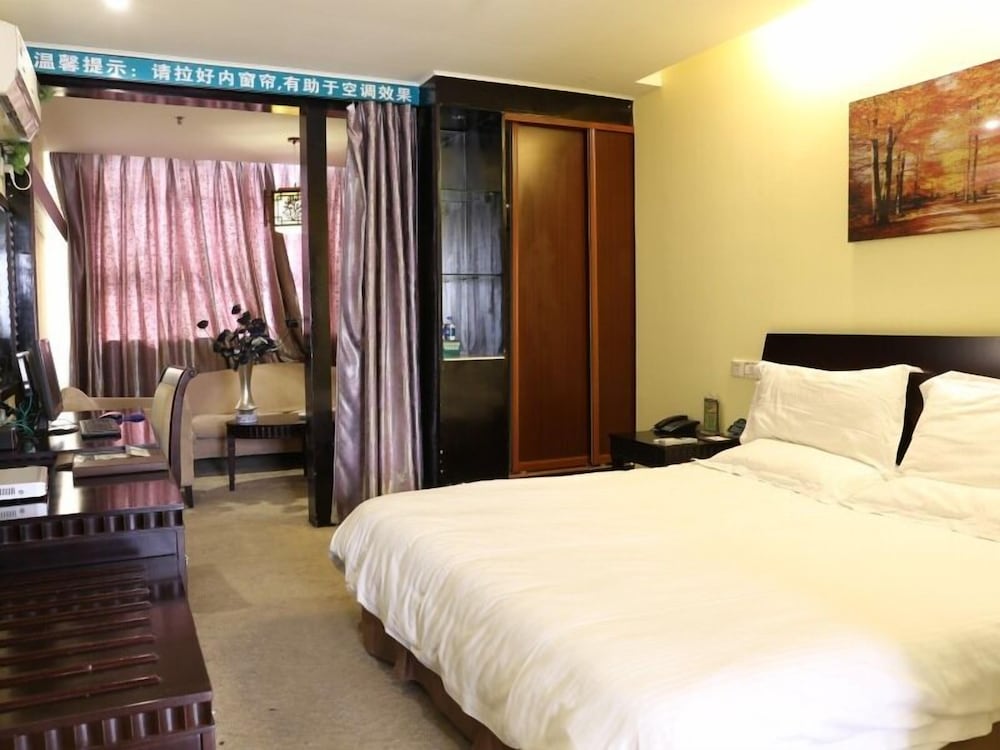 Фото Greentree Inn Suzhou Taicang Baolong Square Express Hotel