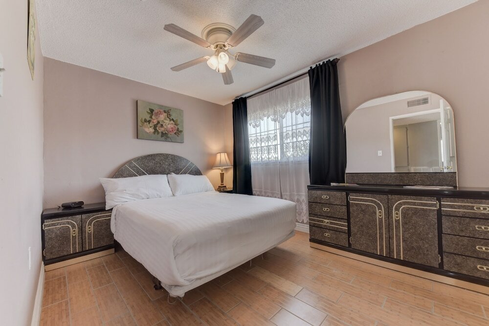 Фото Sanctuary Pond and Pool