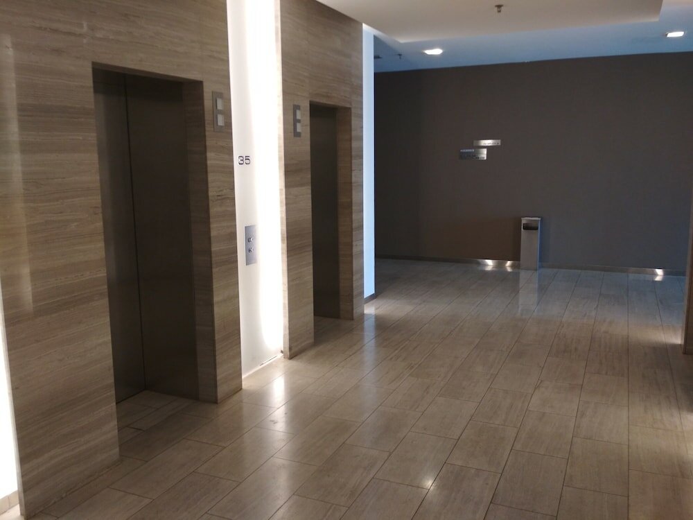 Фото Queens Service Suite at Swiss Garden Residences