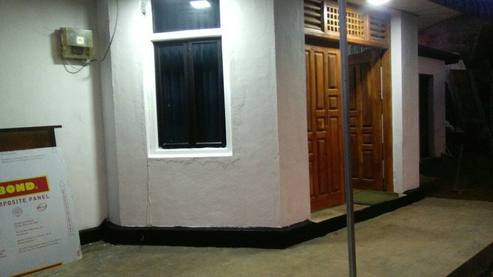 Фото East Mount Villa