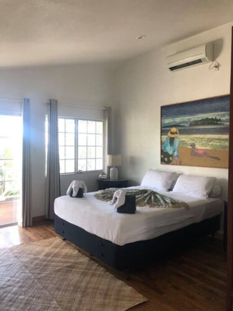 Фото Waterfront Lodge