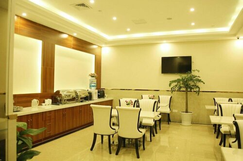 Гостиница GreenTree Inn Zhenjiang Danyang Wanshan Park Express Hotel