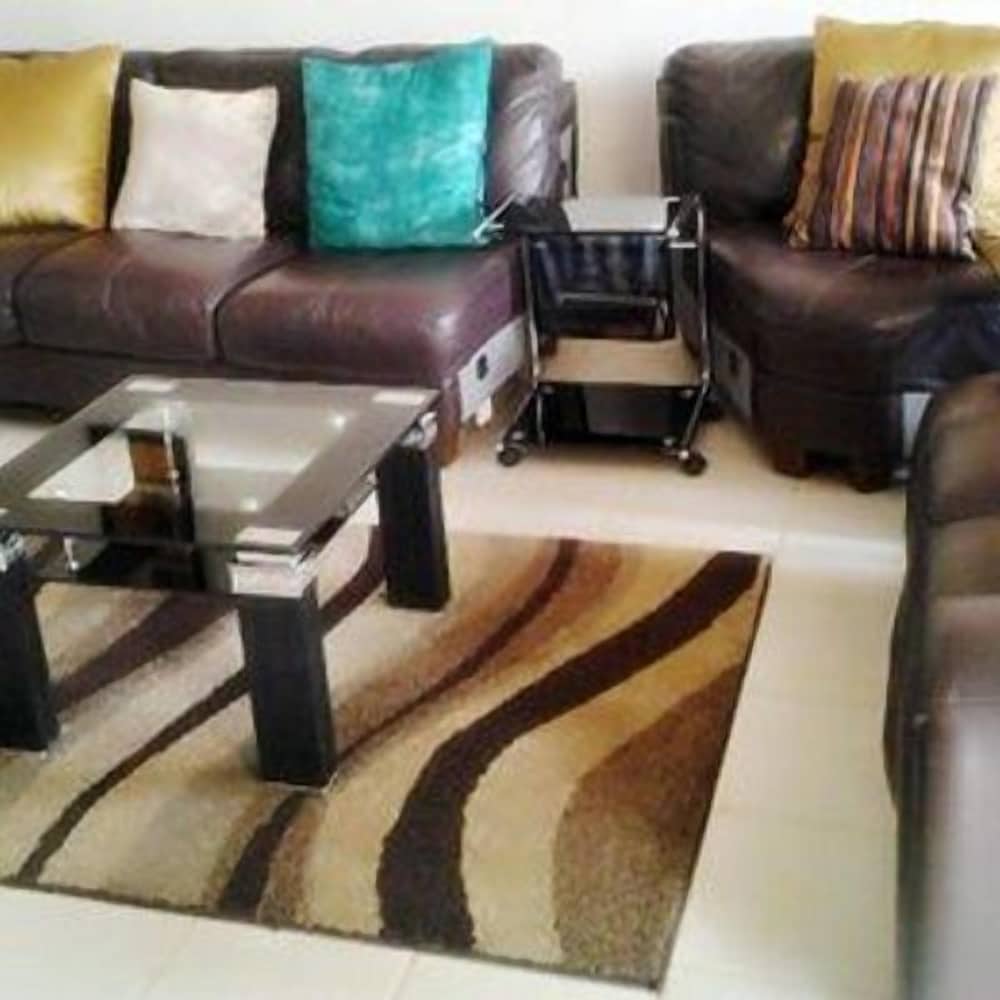 Фото Entebbe Vine Inn