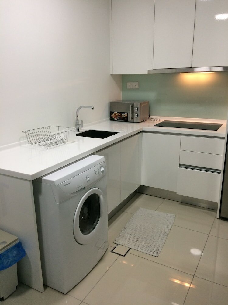 Фото City Living with Panoramic Sea Views at Danga Bay