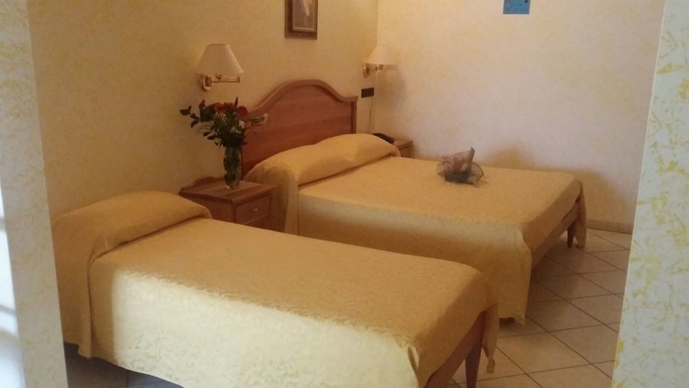 Фото Hotel Mistef