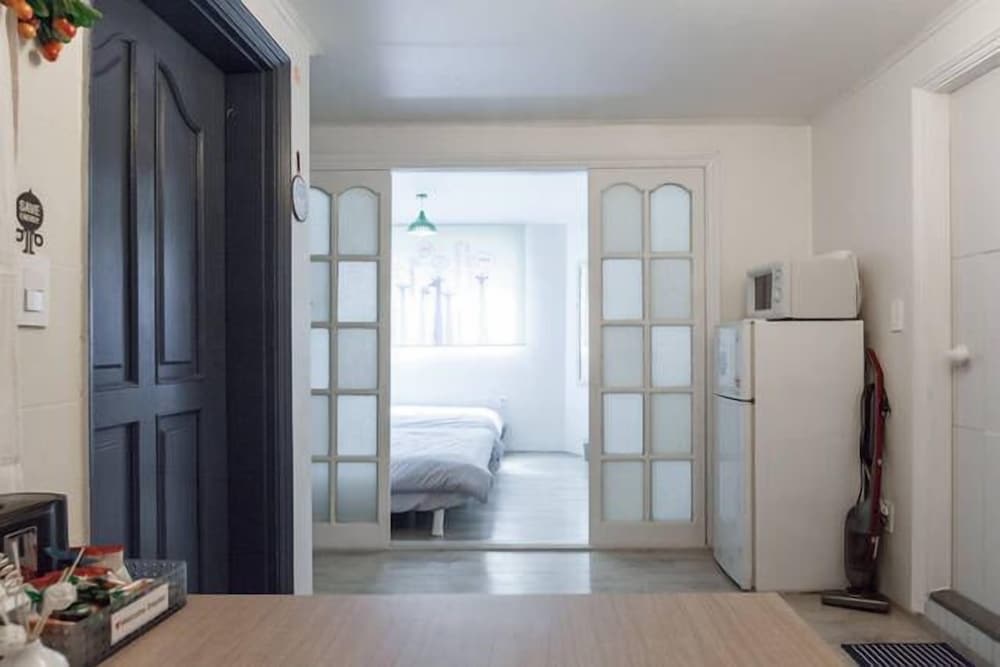 Фото Kiki House 2 Hongdae Stn