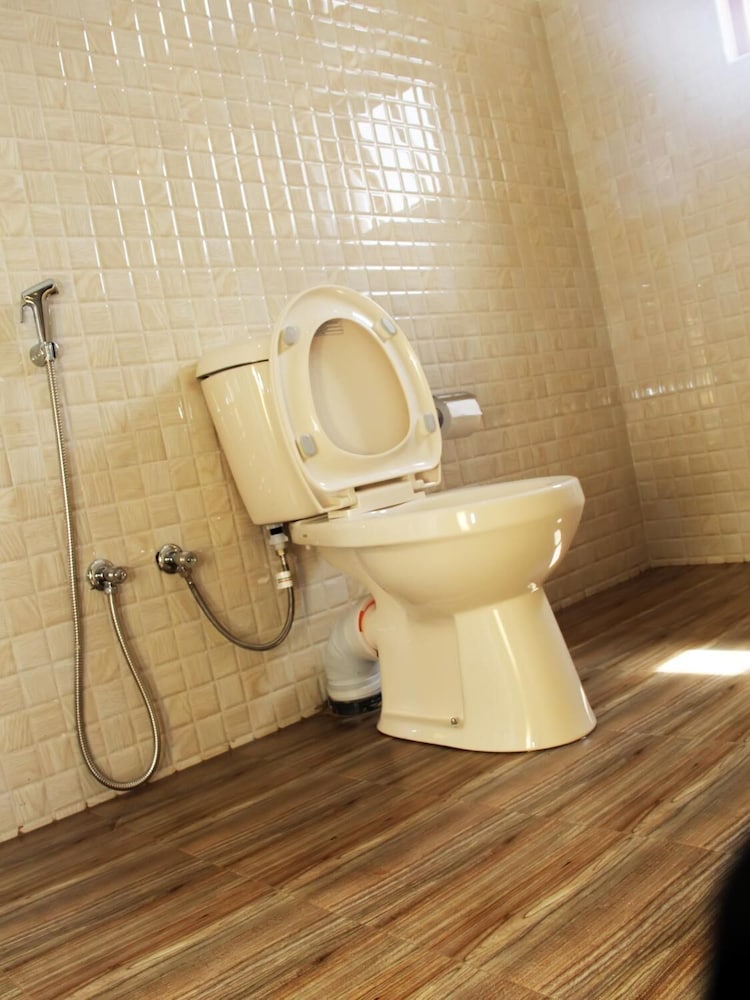 Фото Lizzie Villa Guest House