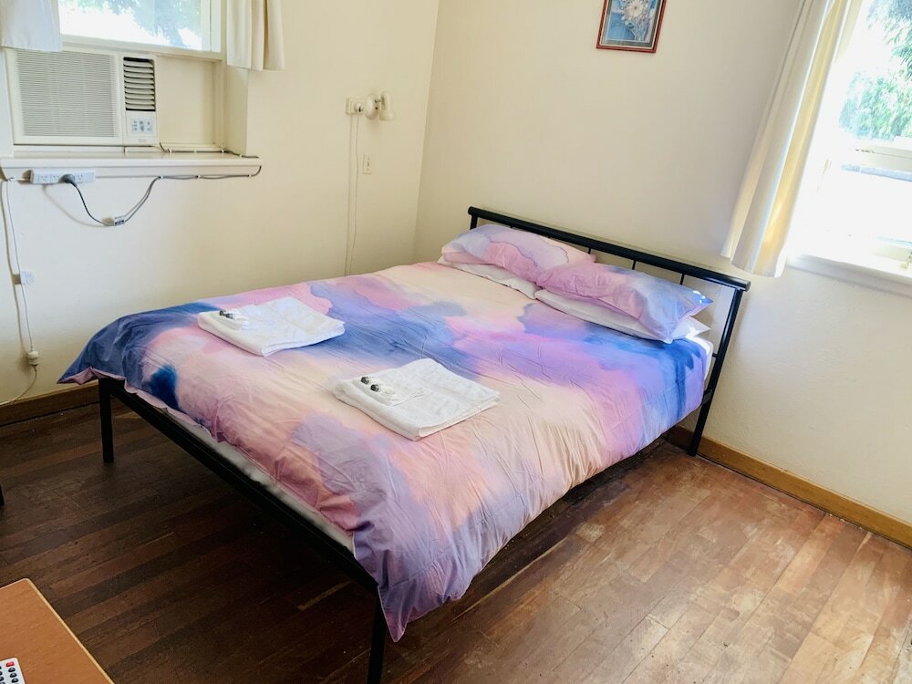 Фото Coonalpyn Hotel