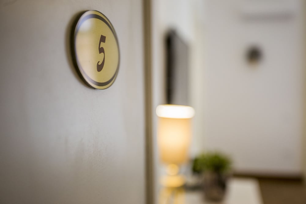 Фото Napoli Class Luxury Rooms & Suites