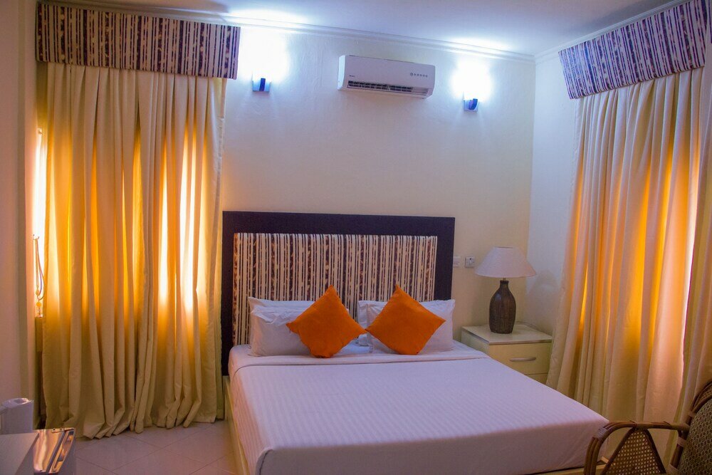 Фото Pilgrims Brook Hotels Ltd