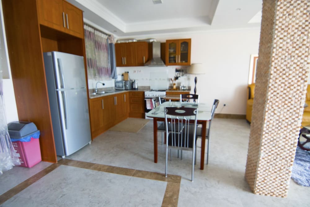 Фото Naguru Viewpointe Apartments