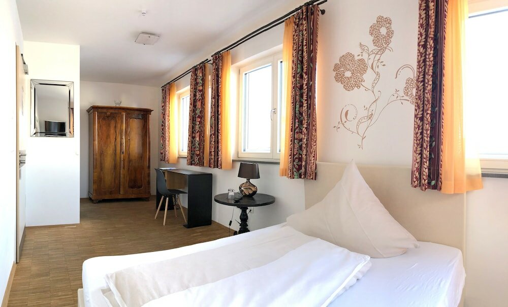 Фото Hotel Freischütz Apartments